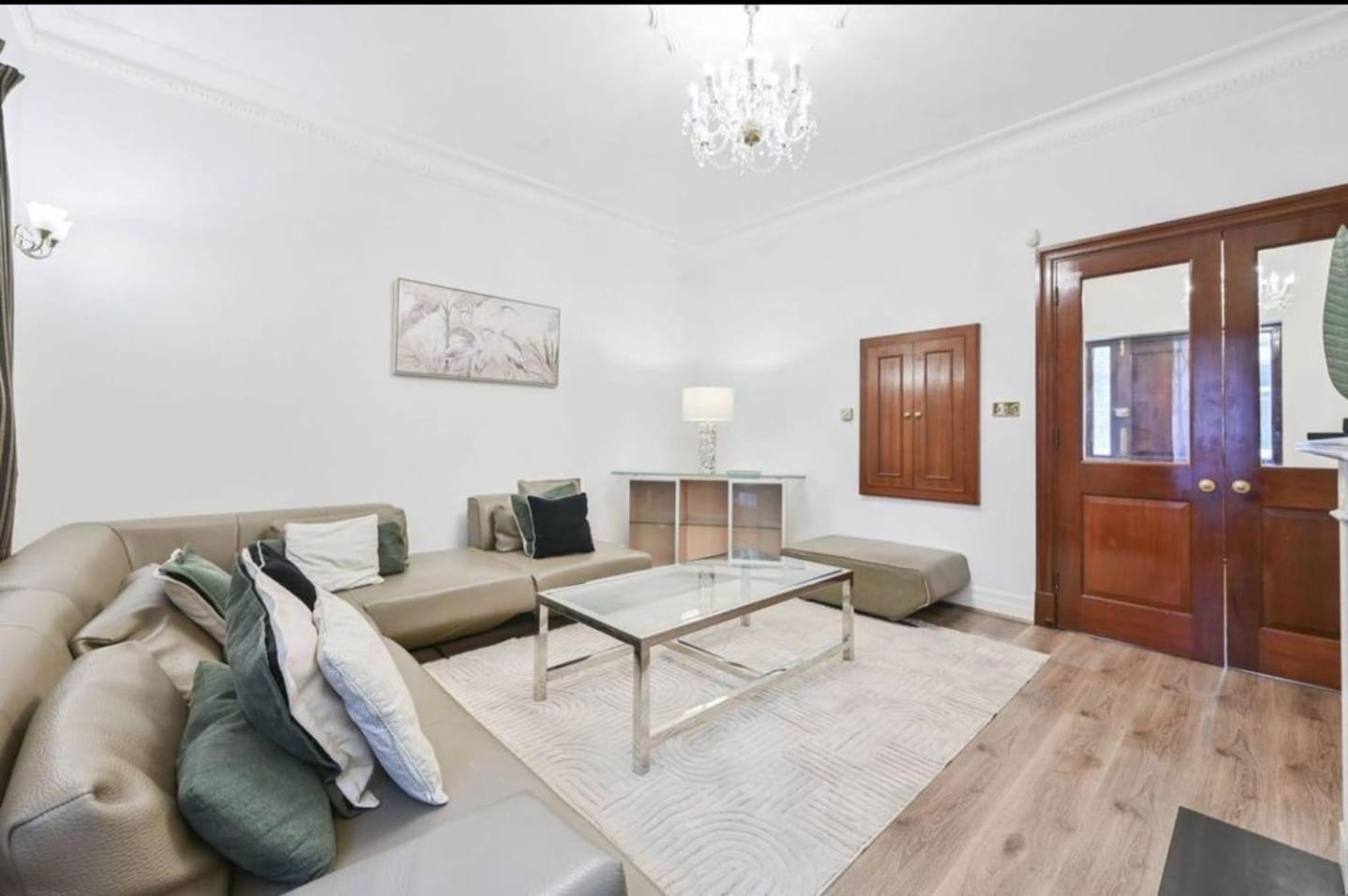 Aparthotel Carlton Court - Mayfair London